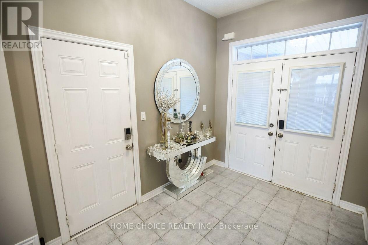 34 - 3275 Stalybridge Drive Property Photo 4