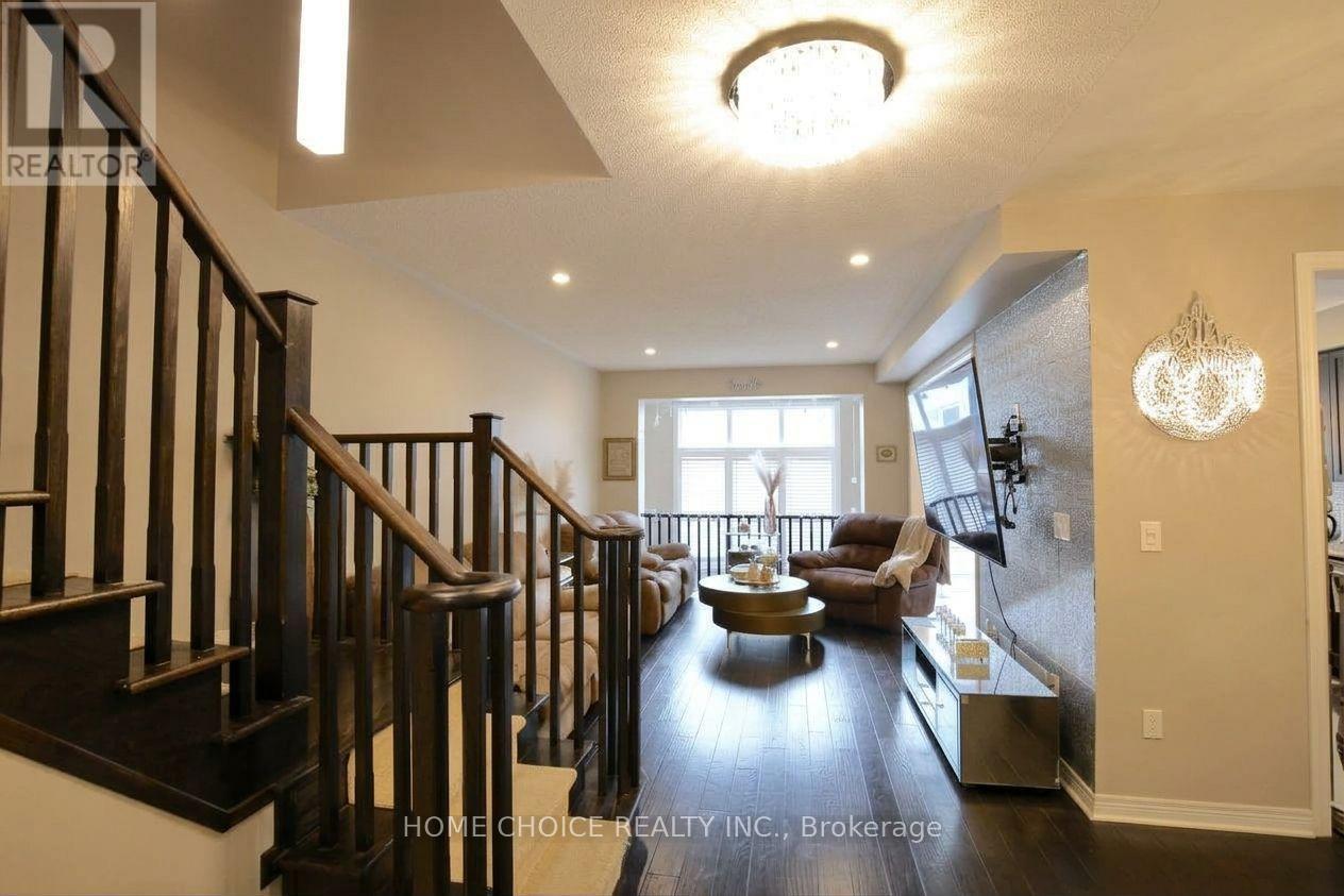 34 - 3275 Stalybridge Drive Property Photo 7