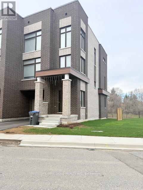 43 Queenpost Drive Property Photo 4