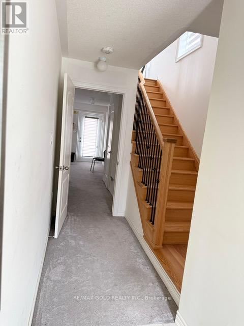 43 Queenpost Drive Property Photo 9