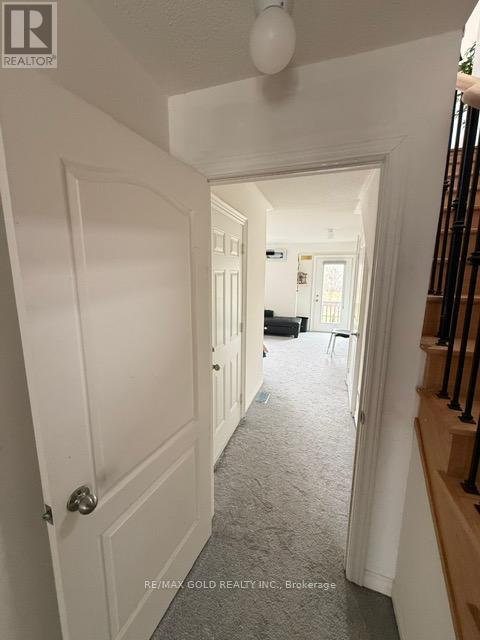 43 Queenpost Drive Property Photo 10