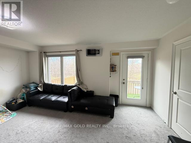 43 Queenpost Drive Property Photo 12
