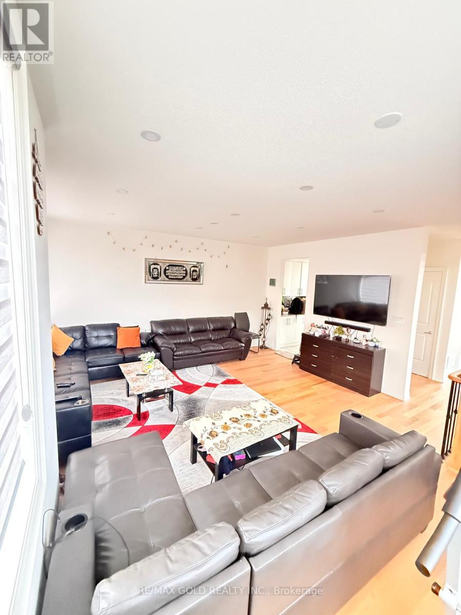43 Queenpost Drive Property Photo 32