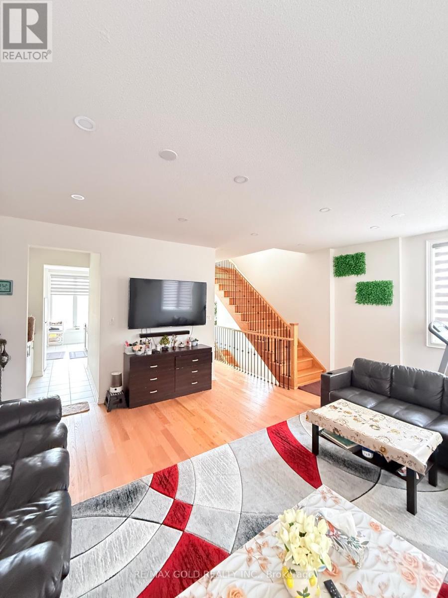 43 Queenpost Drive Property Photo 41