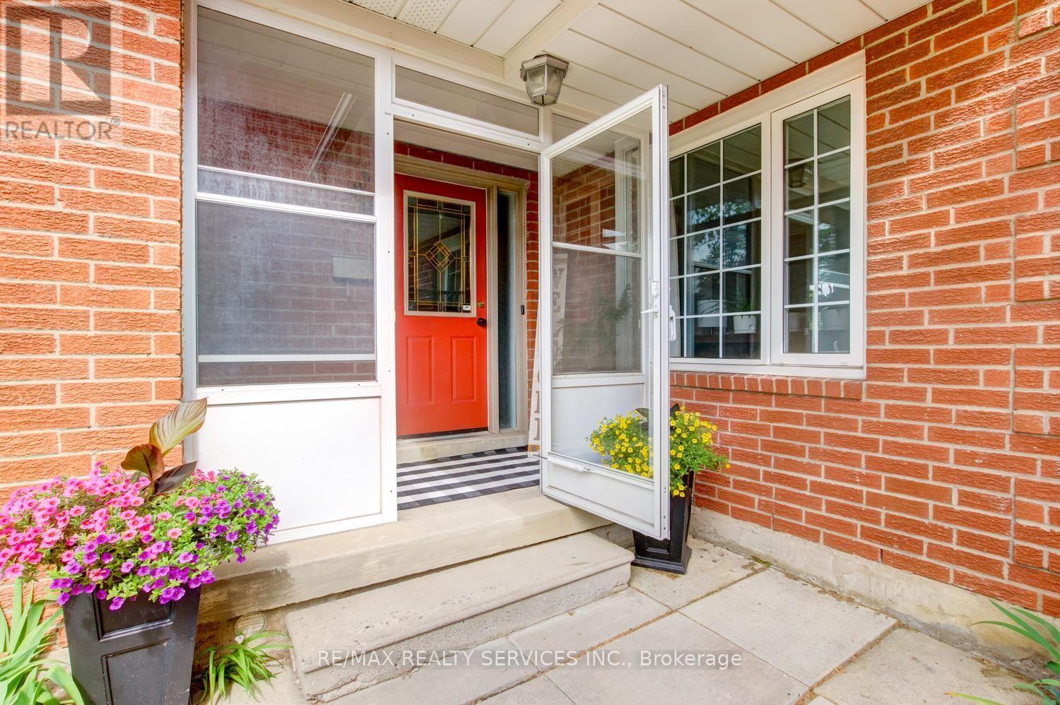 16 Cavalier Court Property Photo 3