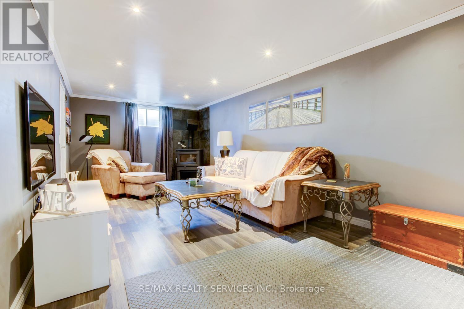 16 Cavalier Court Property Photo 31