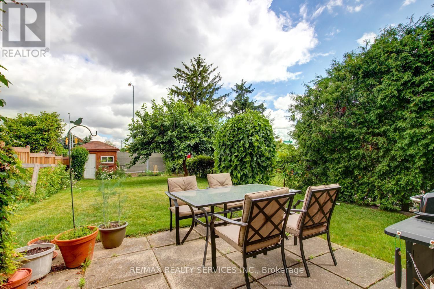 16 Cavalier Court Property Photo 38