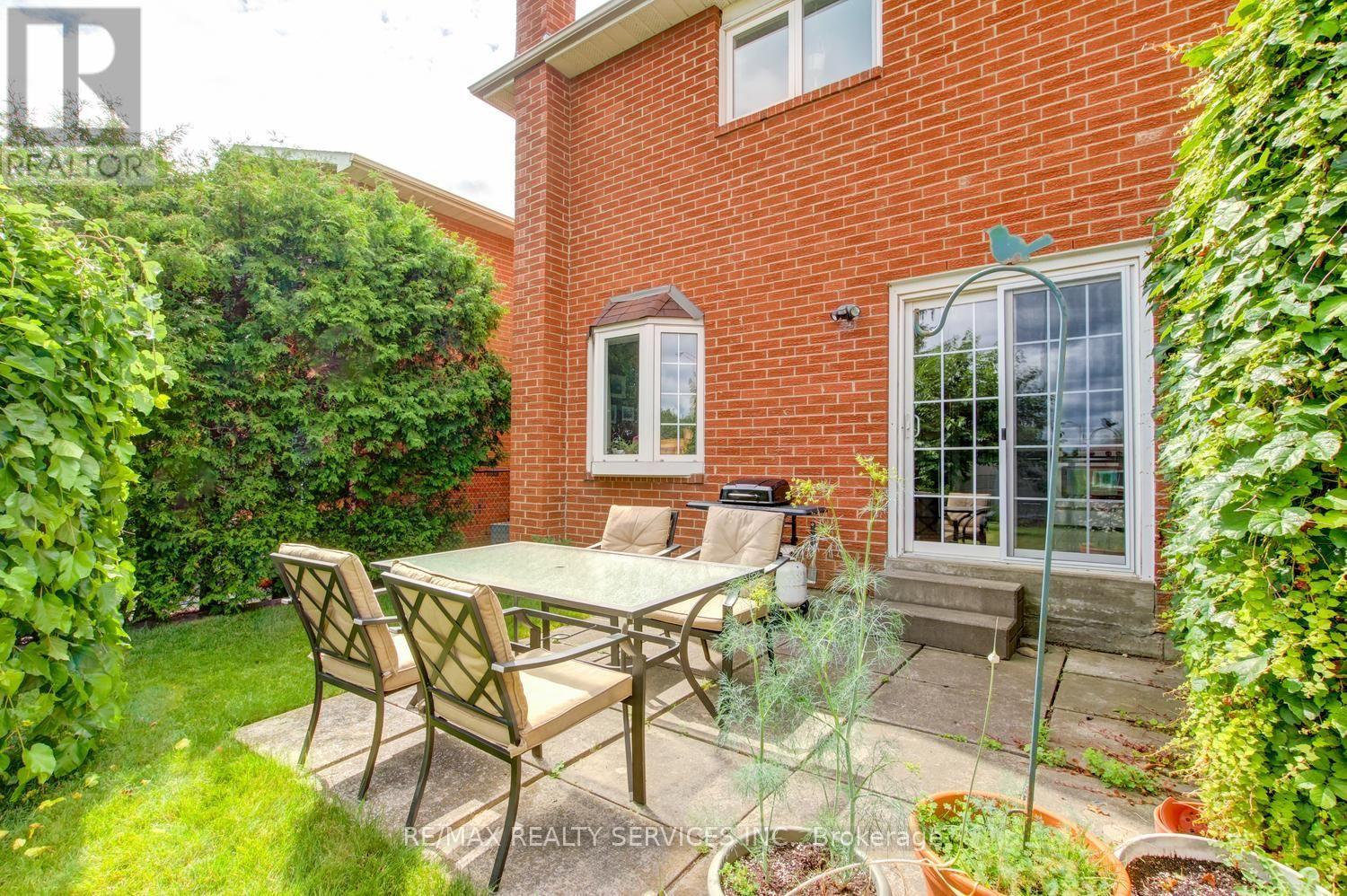 16 Cavalier Court Property Photo 42