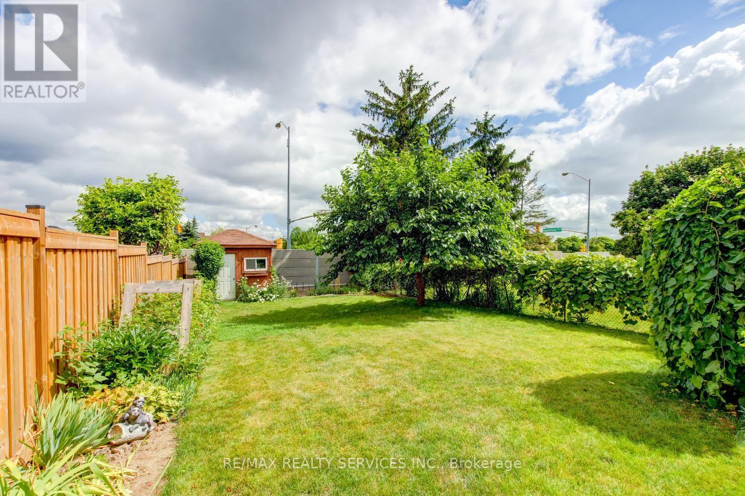 16 Cavalier Court Property Photo 44