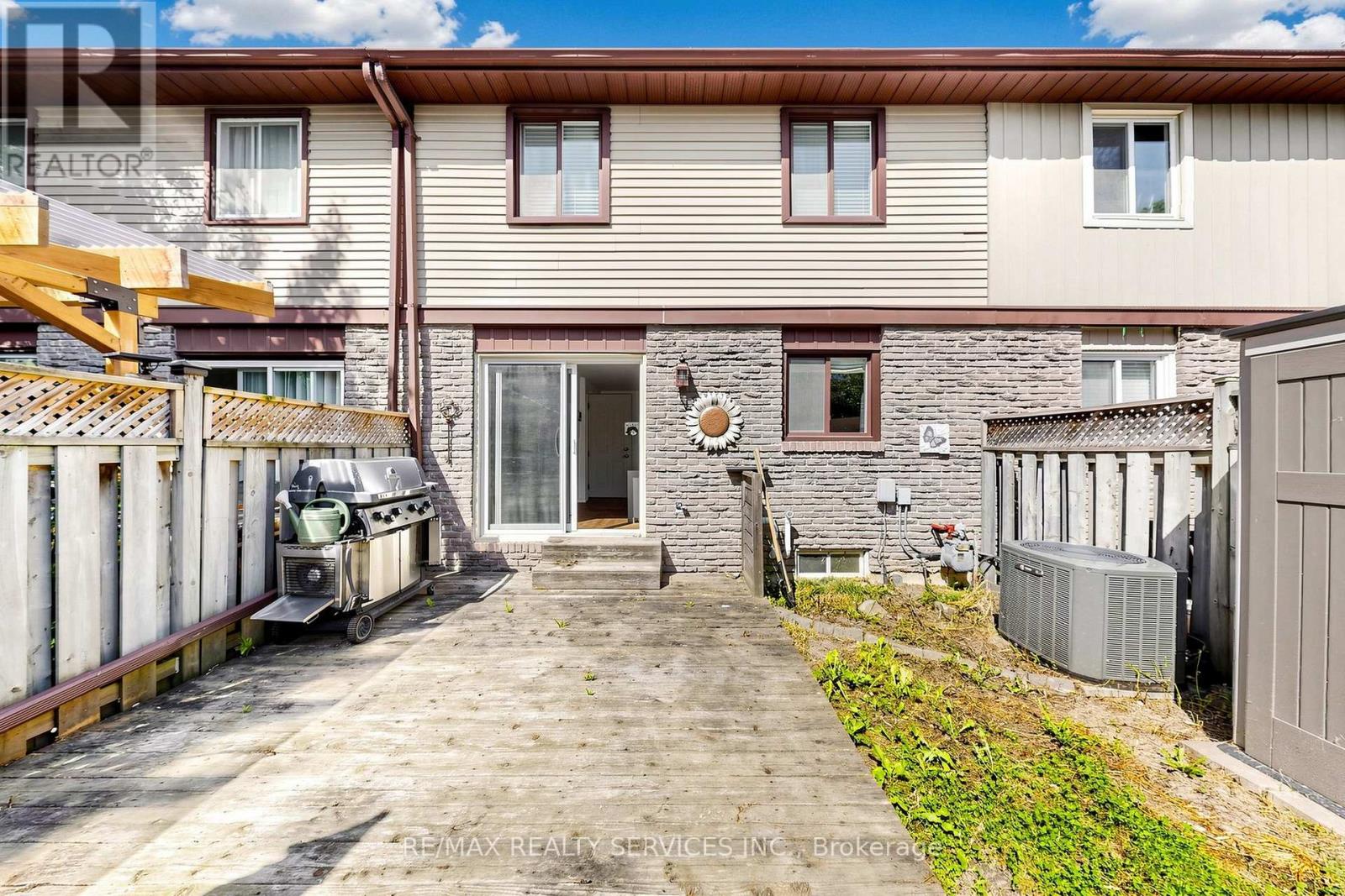 57 - 93 Hansen Road N Property Photo 45