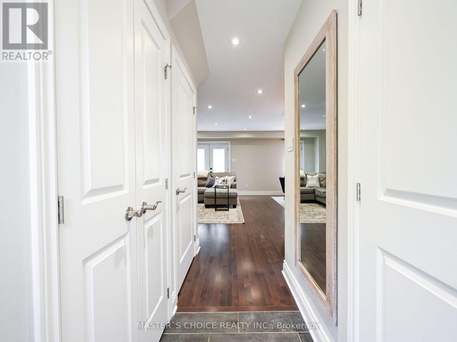 36 Sprucedale Court Property Photo 4