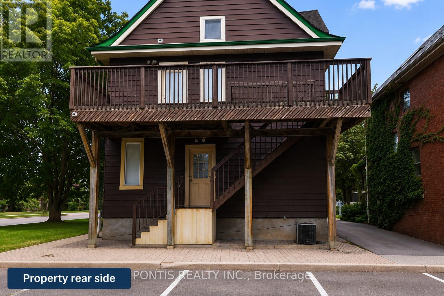 281 Main Street N Property Photo 5