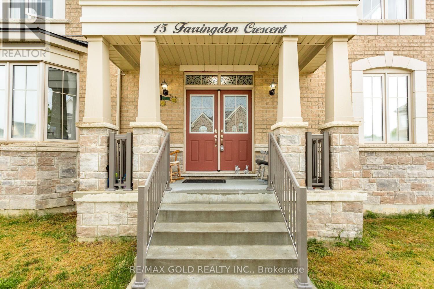 15 Farringdon Crescent Property Photo 5