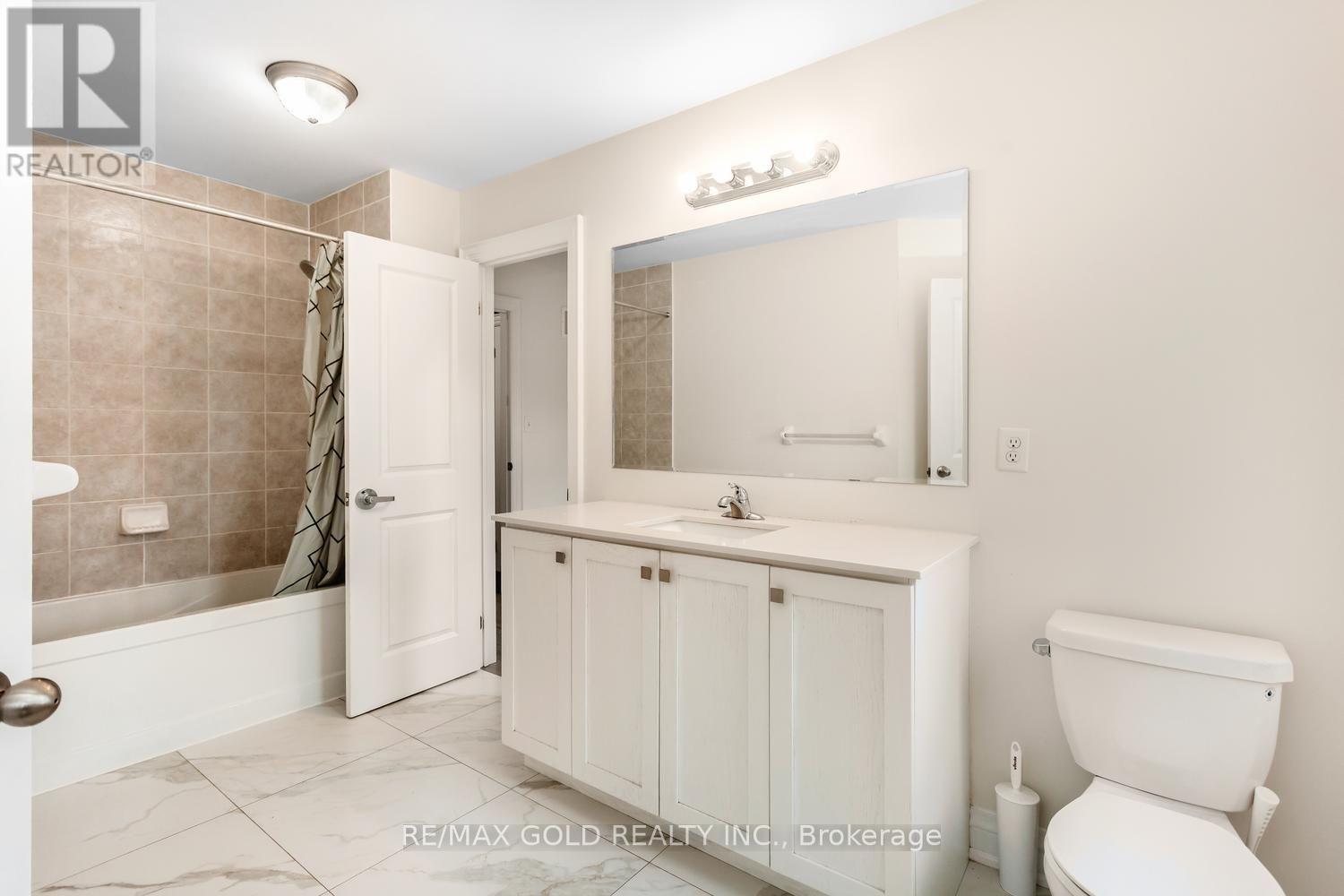 15 Farringdon Crescent Property Photo 30