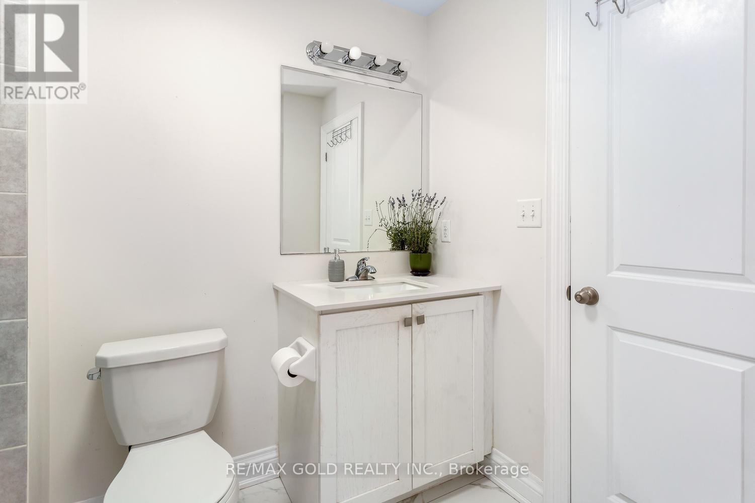 15 Farringdon Crescent Property Photo 33