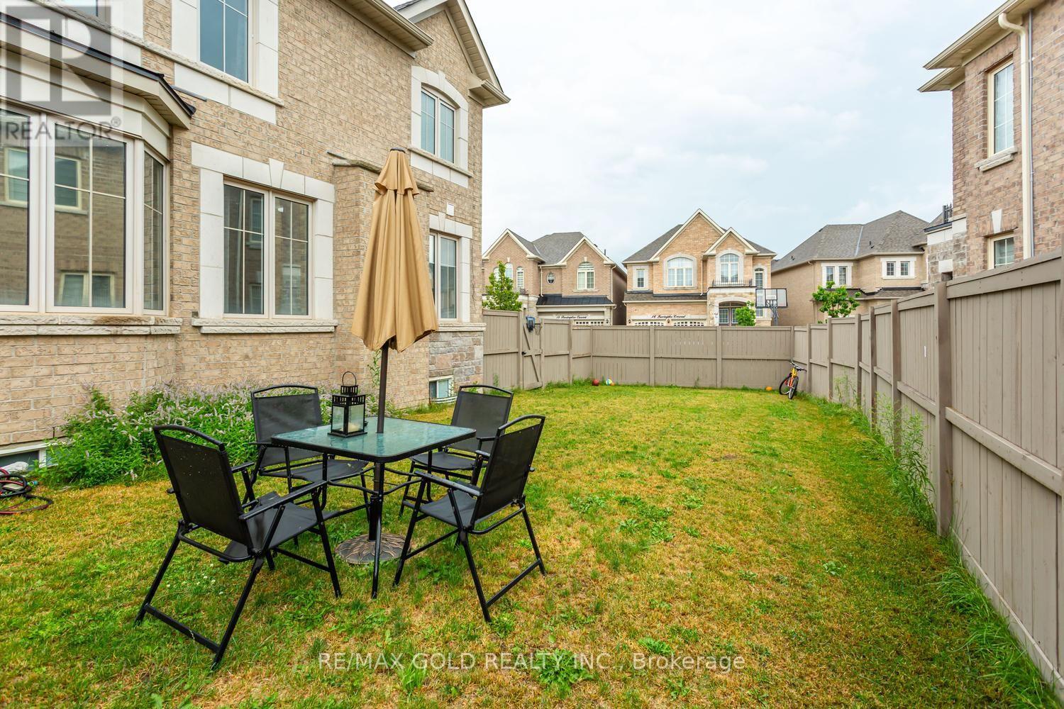 15 Farringdon Crescent Property Photo 39
