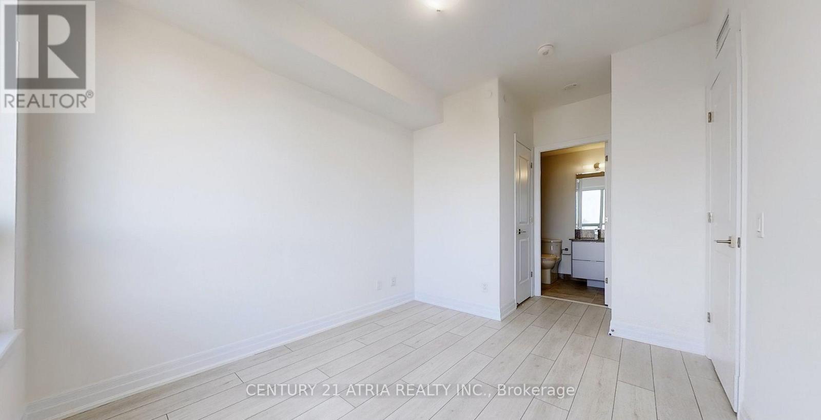 2811 - 30 Elm Drive W Property Photo 5