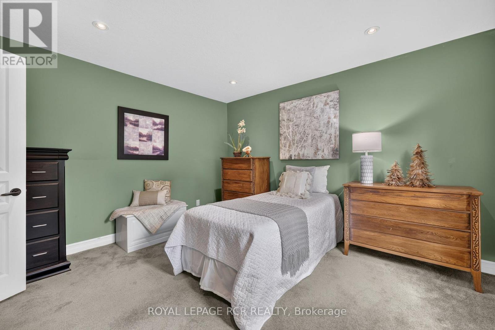60 Holmes Drive Property Photo 15