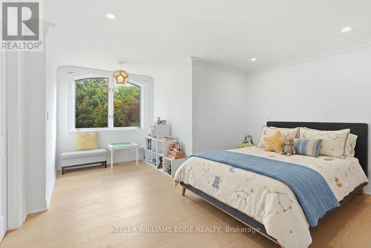 2376 8 Side Road Property Photo 27