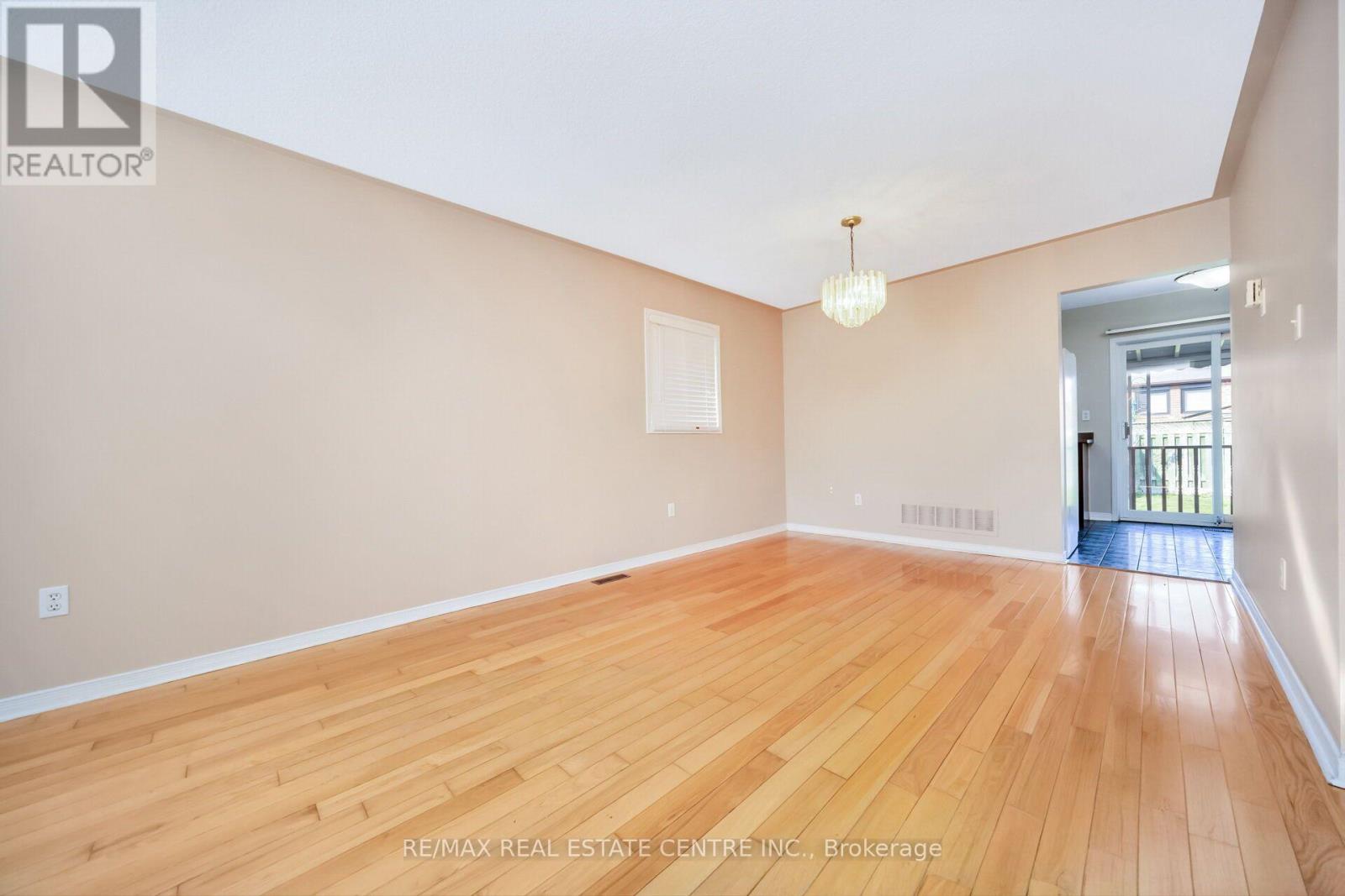 111 Springview Drive Property Photo 9