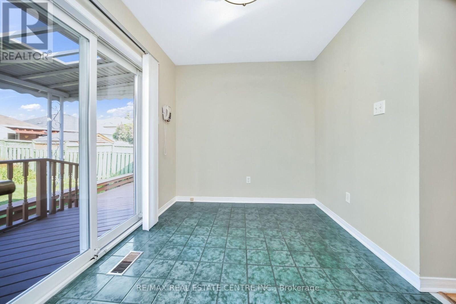 111 Springview Drive Property Photo 15