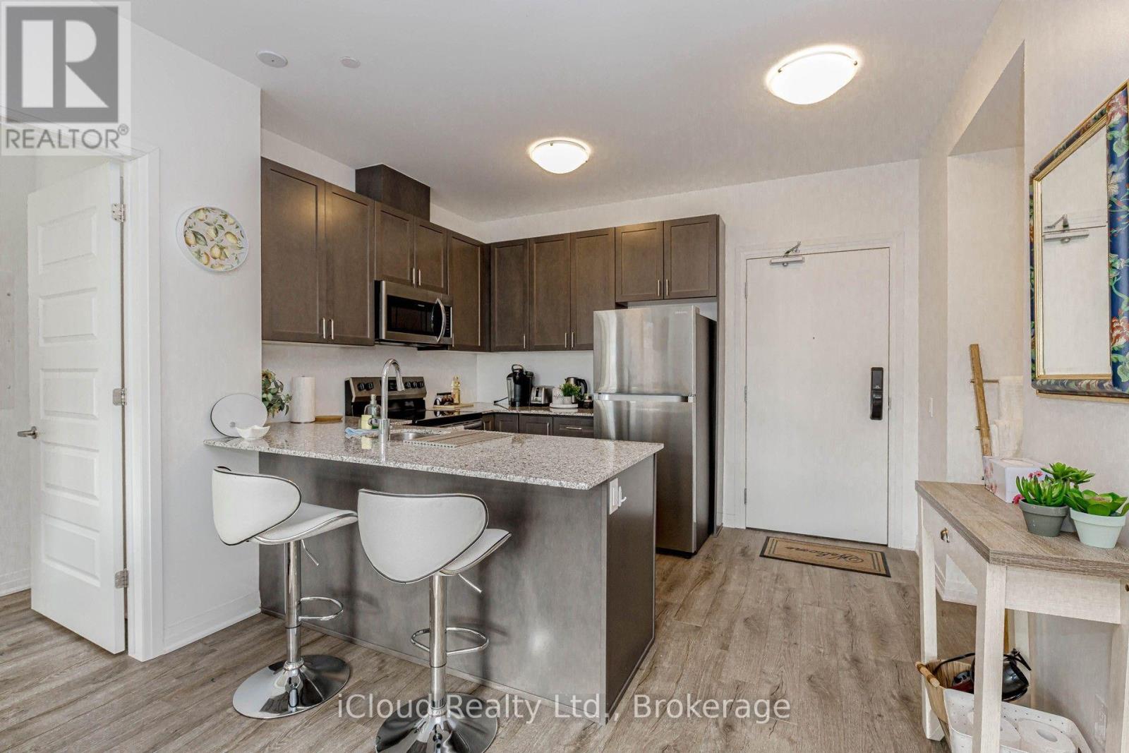 504 - 95 Dundas Street Property Photo 6