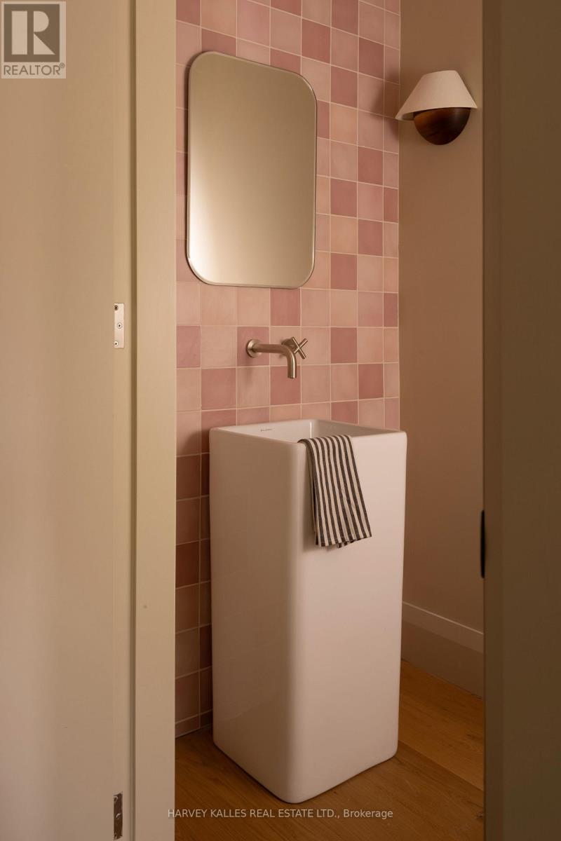 A - 157 Hallam Street Property Photo 8