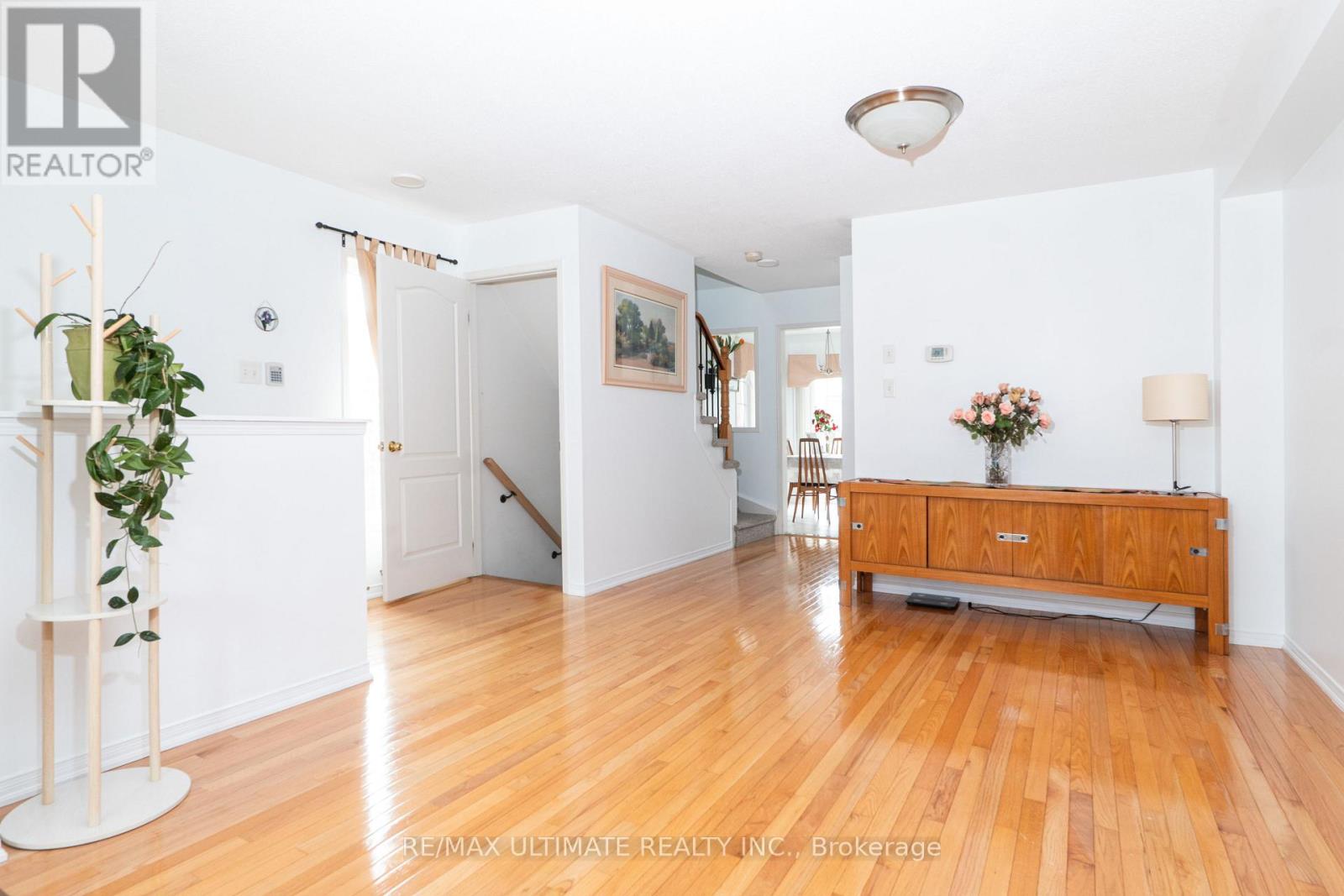 72 - 4950 Albina Way Property Photo 8