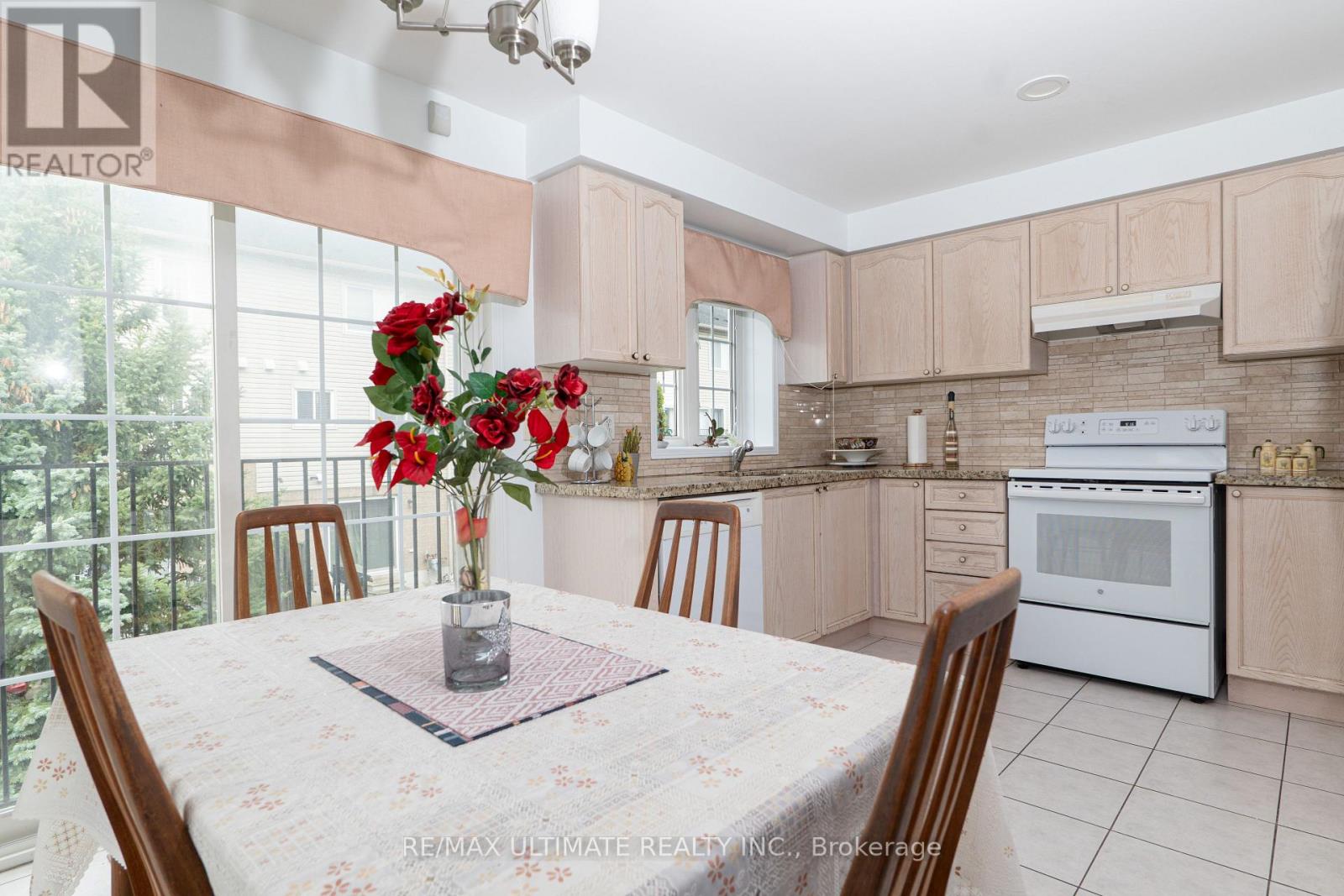 72 - 4950 Albina Way Property Photo 44