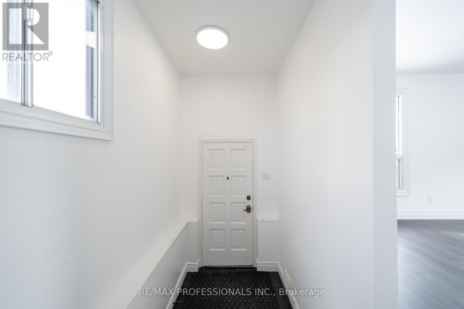 Main - 174 Thirtieth Street Property Photo 3