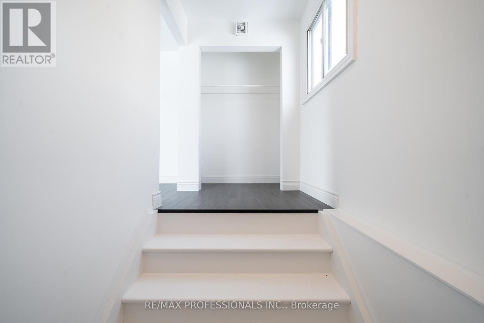 Main - 174 Thirtieth Street Property Photo 4