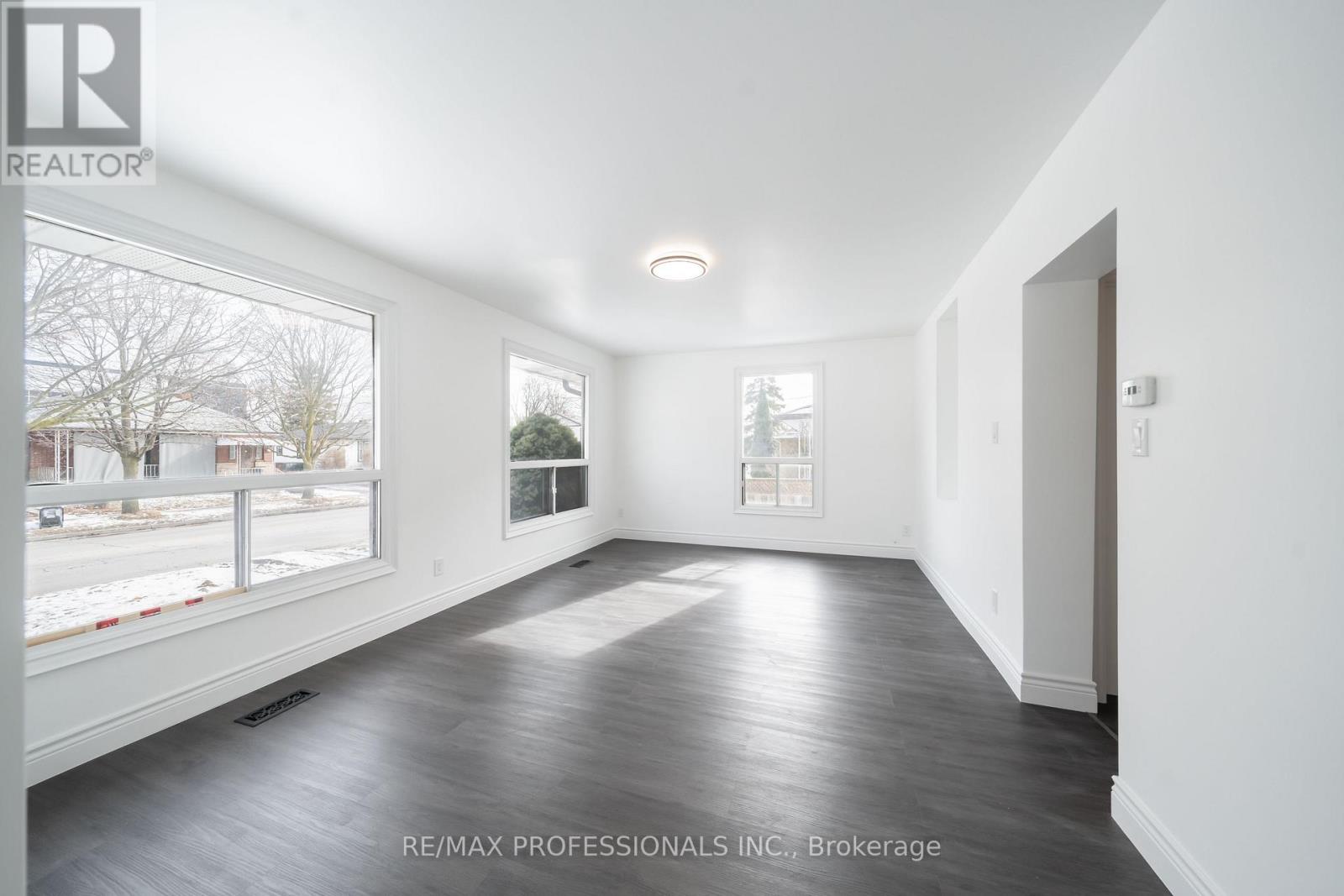 Main - 174 Thirtieth Street Property Photo 5