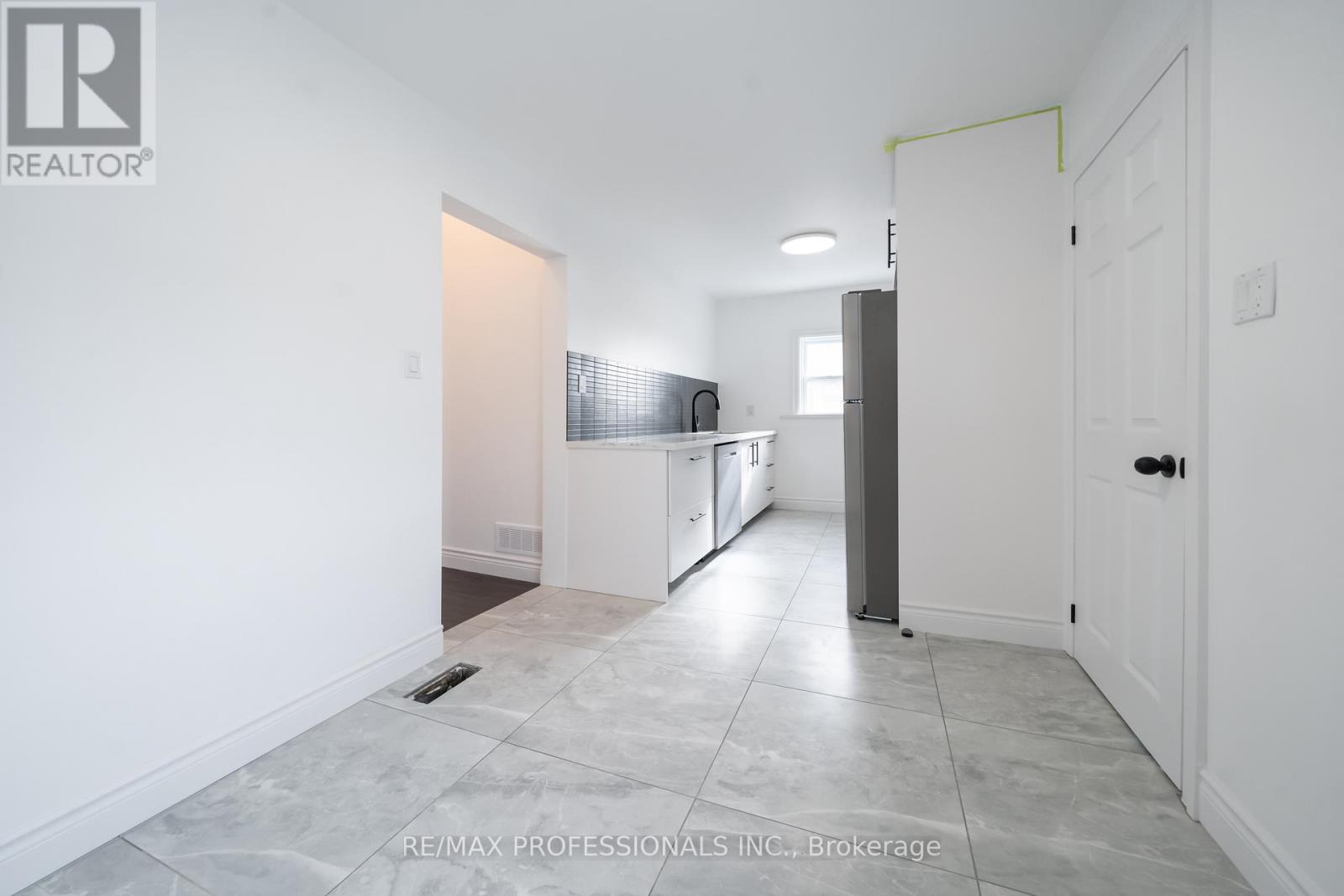 Main - 174 Thirtieth Street Property Photo 11