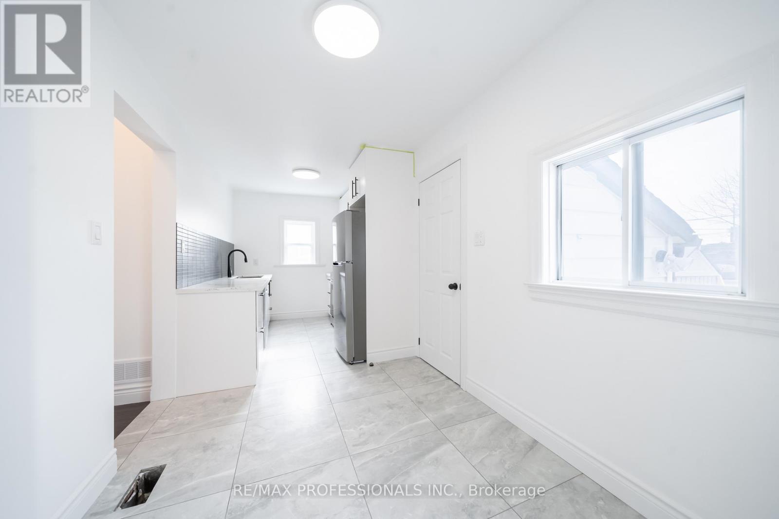 Main - 174 Thirtieth Street Property Photo 12