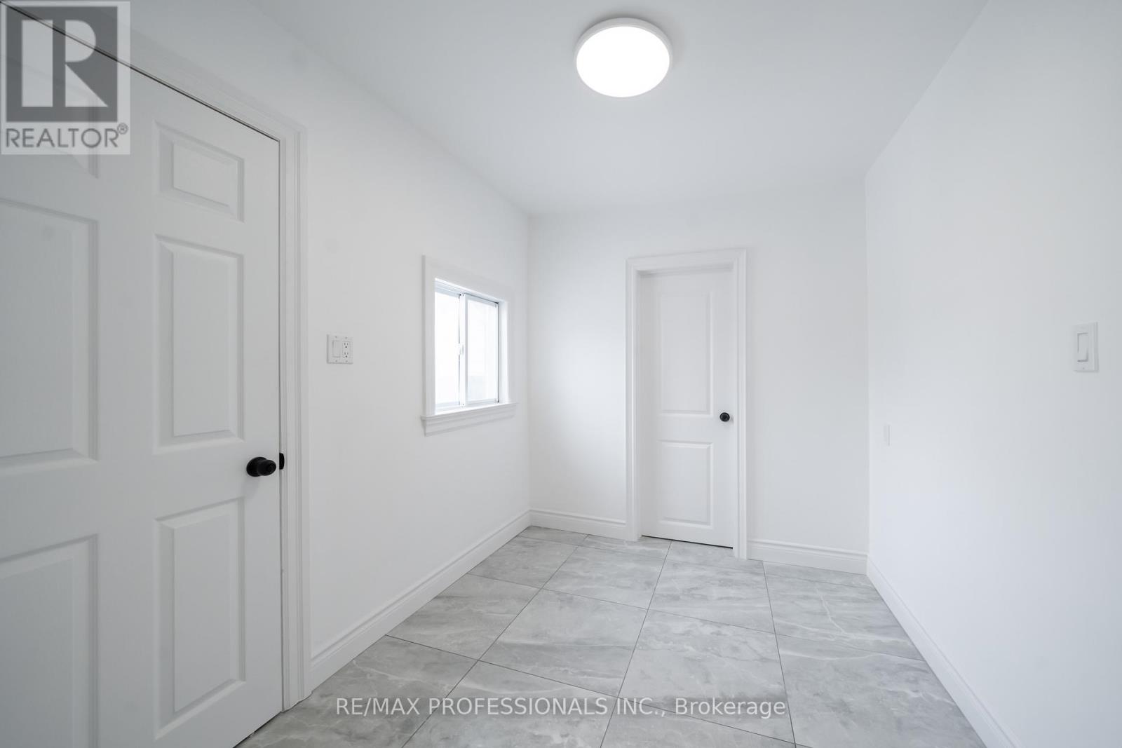 Main - 174 Thirtieth Street Property Photo 13