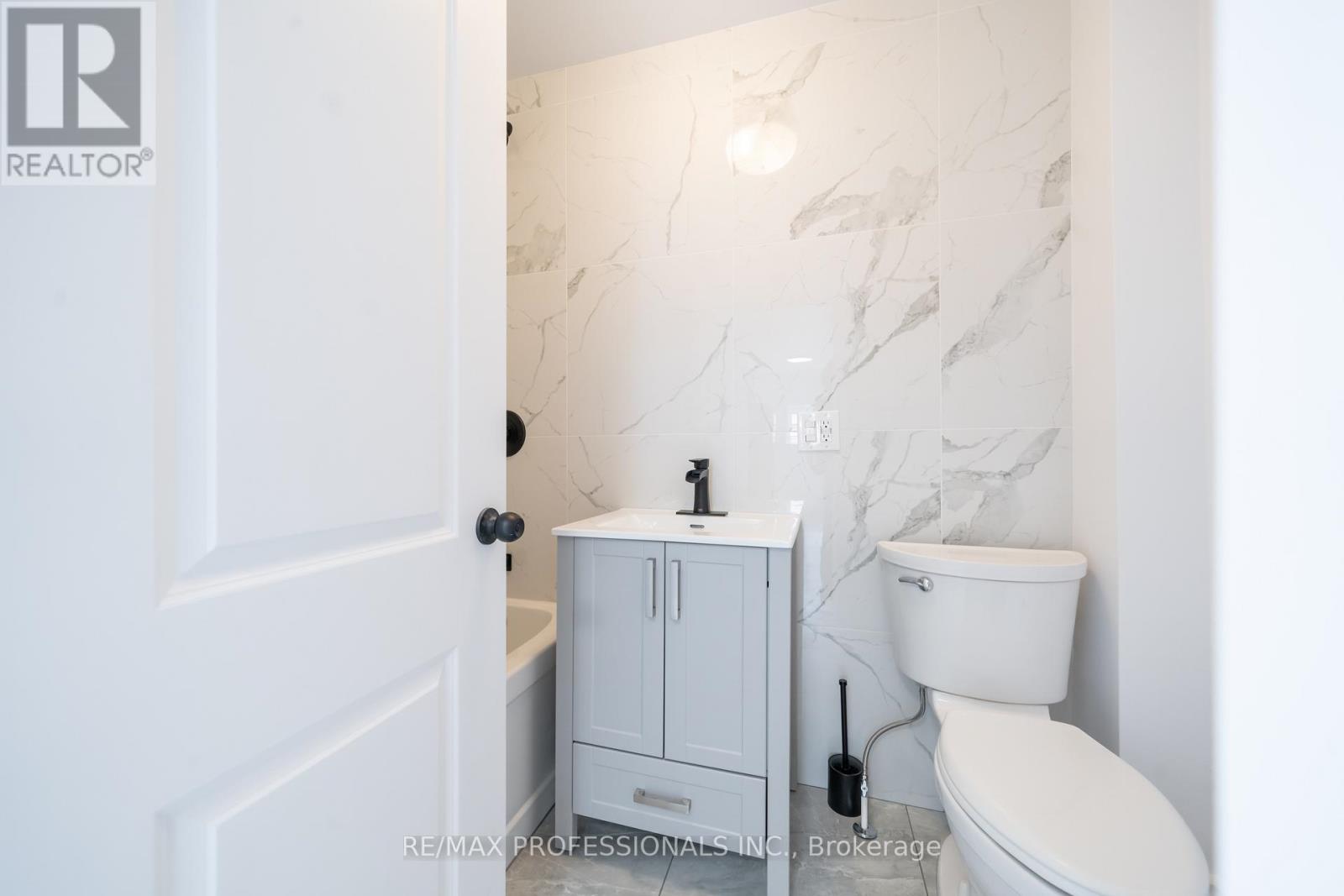 Main - 174 Thirtieth Street Property Photo 14