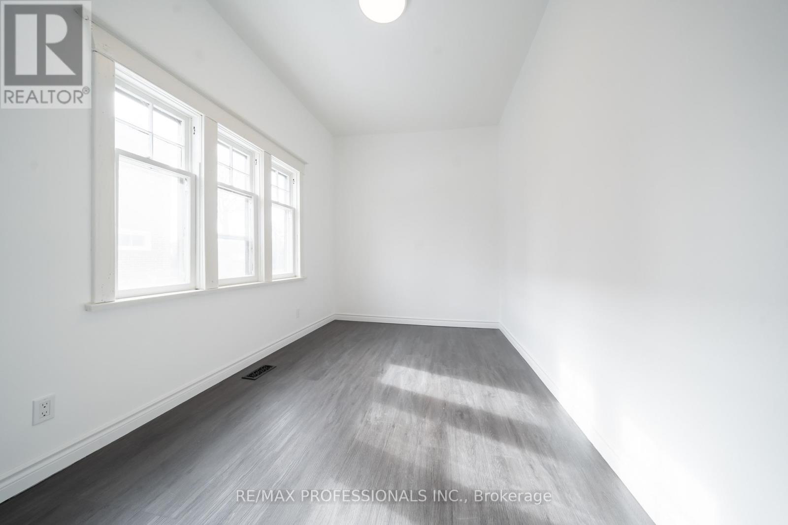 Main - 174 Thirtieth Street Property Photo 16