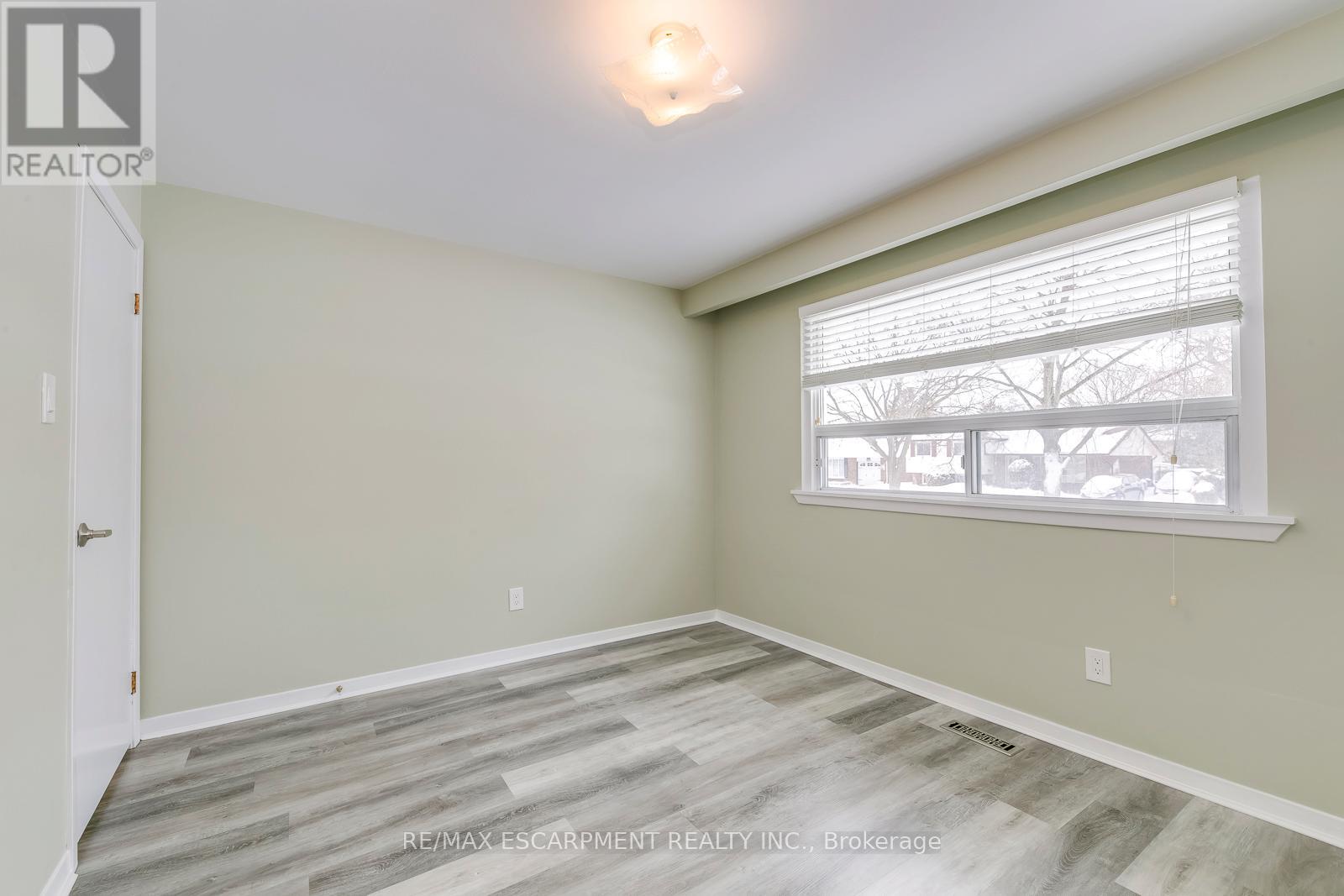 5440 Windermere Drive Property Photo 22