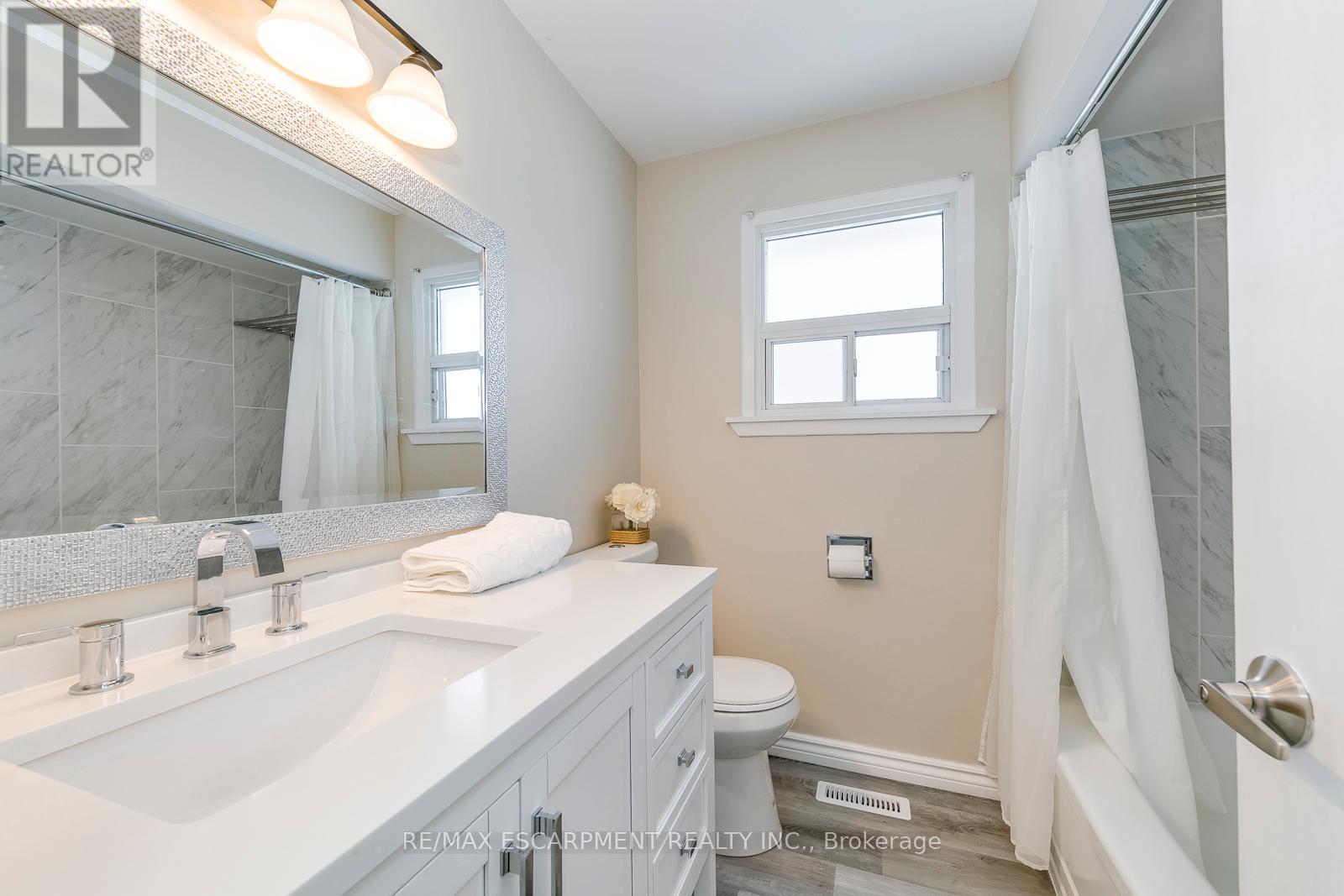 5440 Windermere Drive Property Photo 28