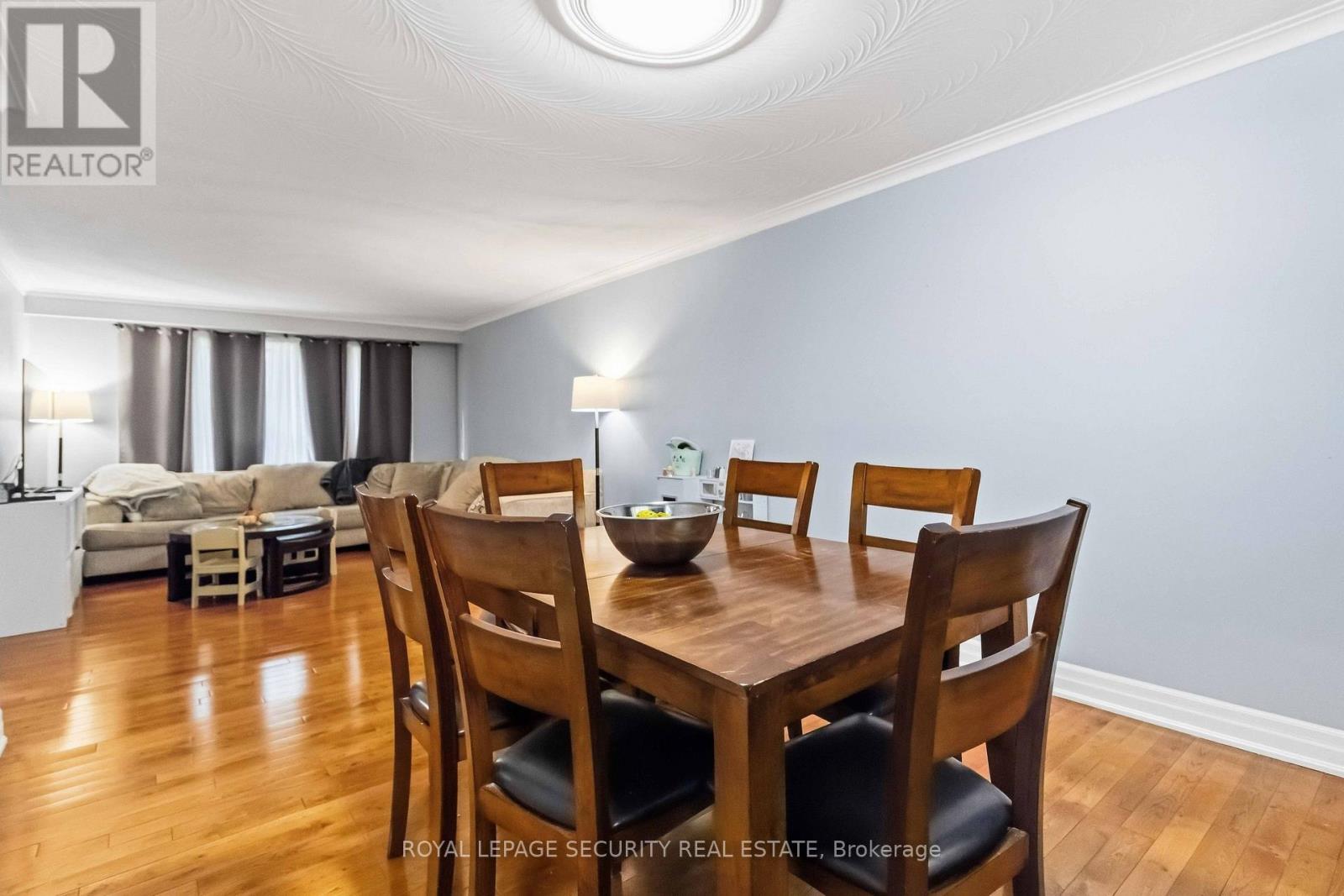 93 Connaught Crescent Property Photo 6