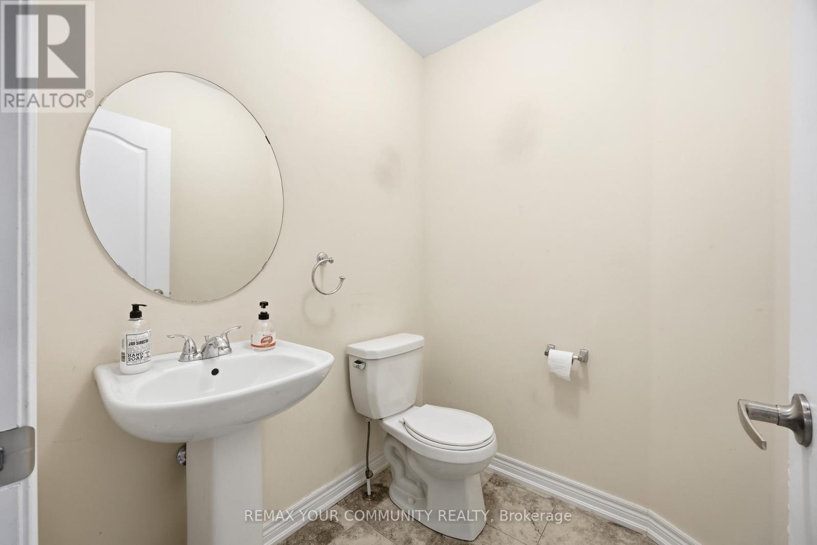 90 Sky Harbour Drive Property Photo 9