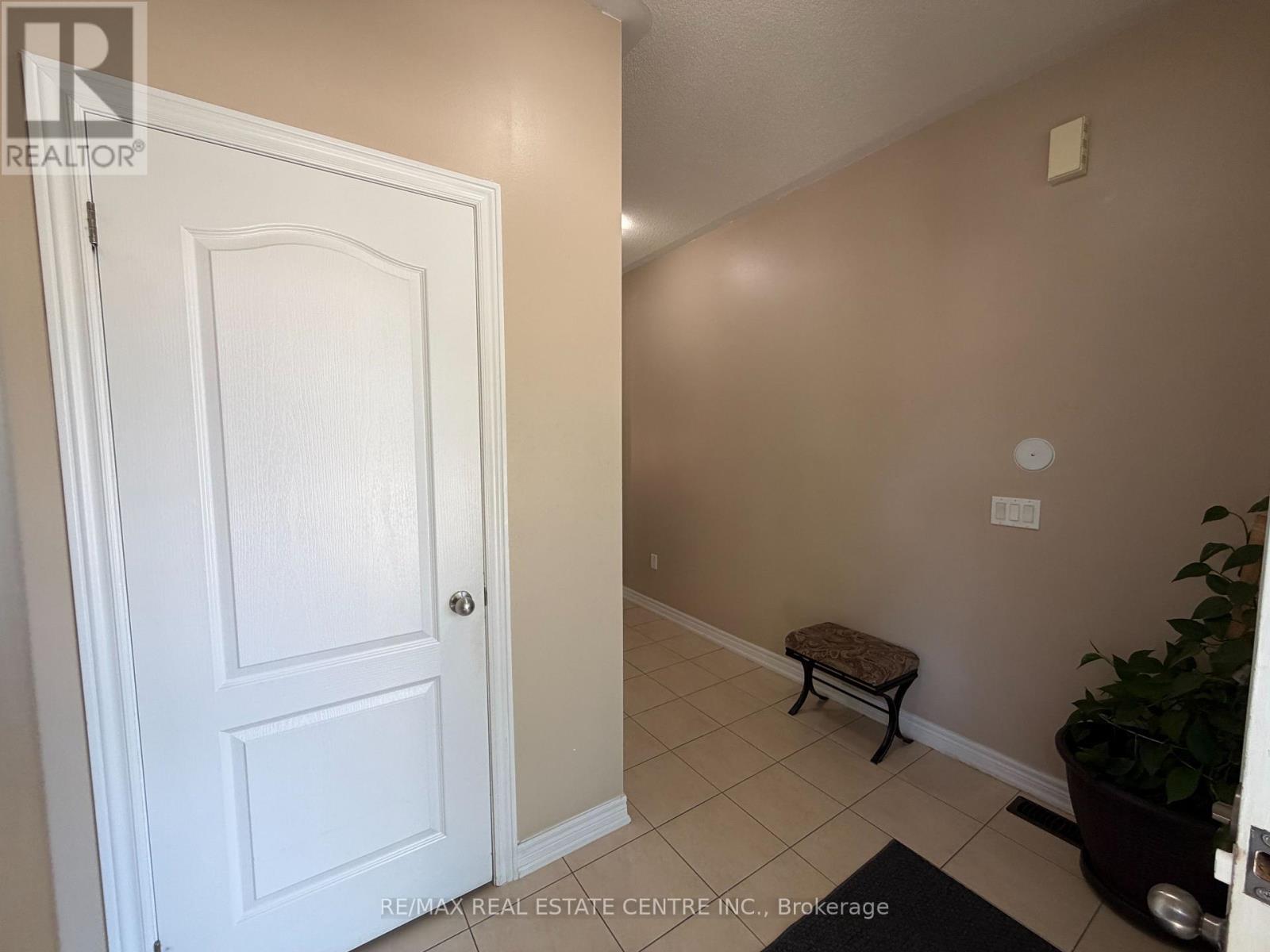 14 Twistleton Street Property Photo 4