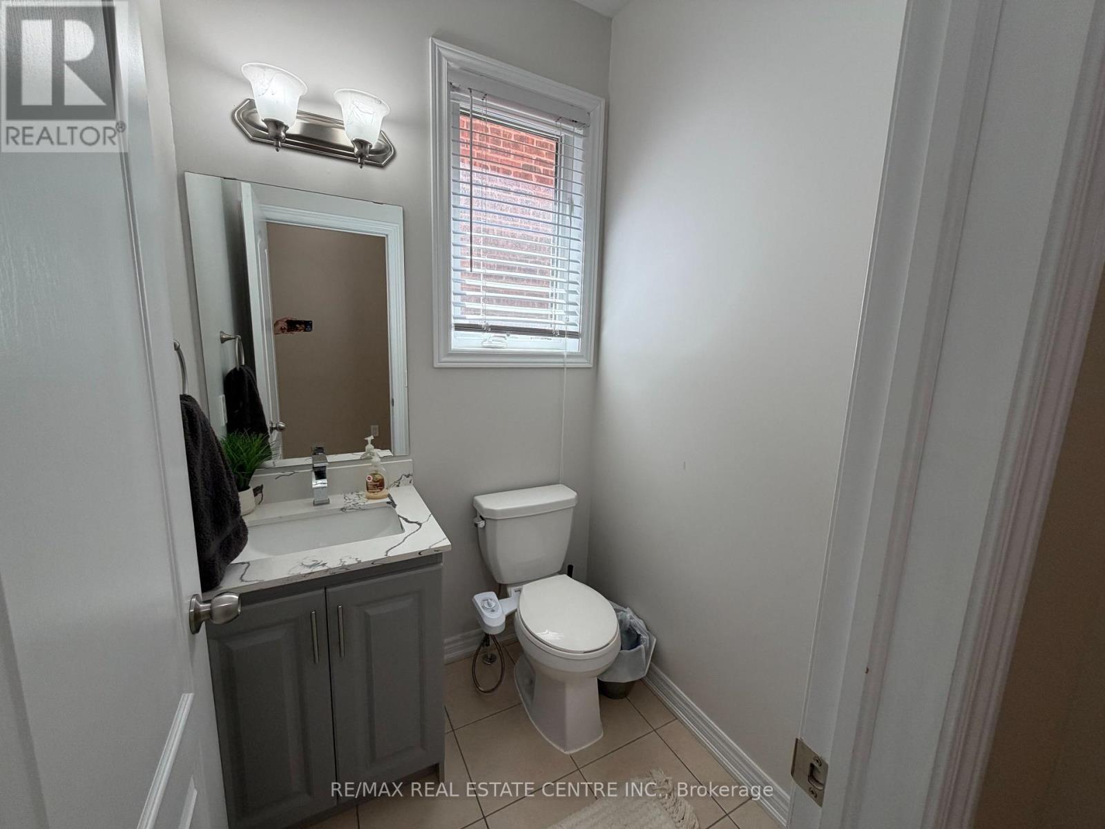 14 Twistleton Street Property Photo 5