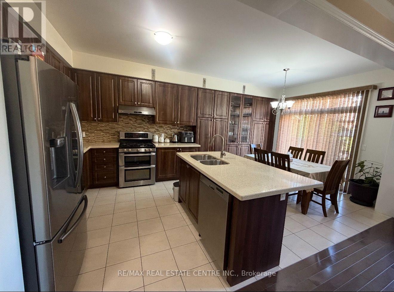 14 Twistleton Street Property Photo 11