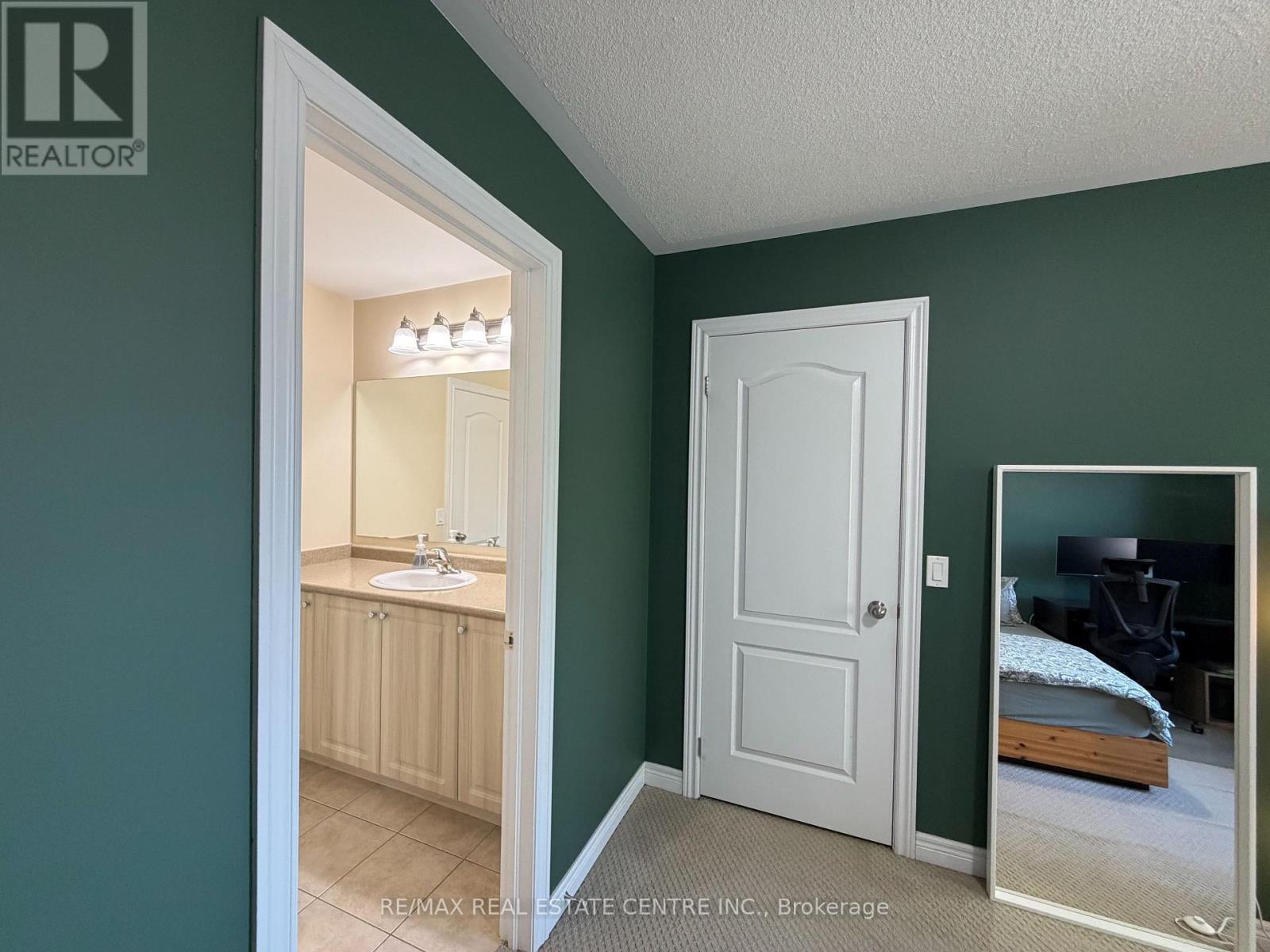 14 Twistleton Street Property Photo 21