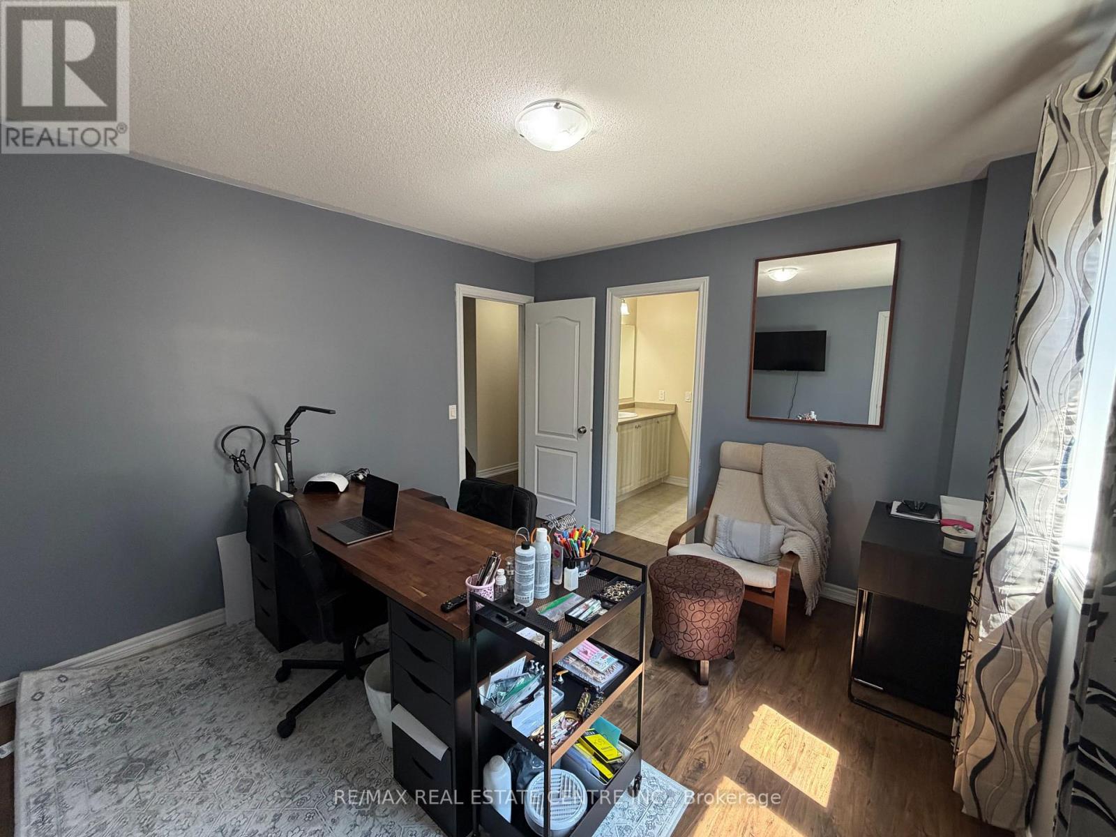 14 Twistleton Street Property Photo 24