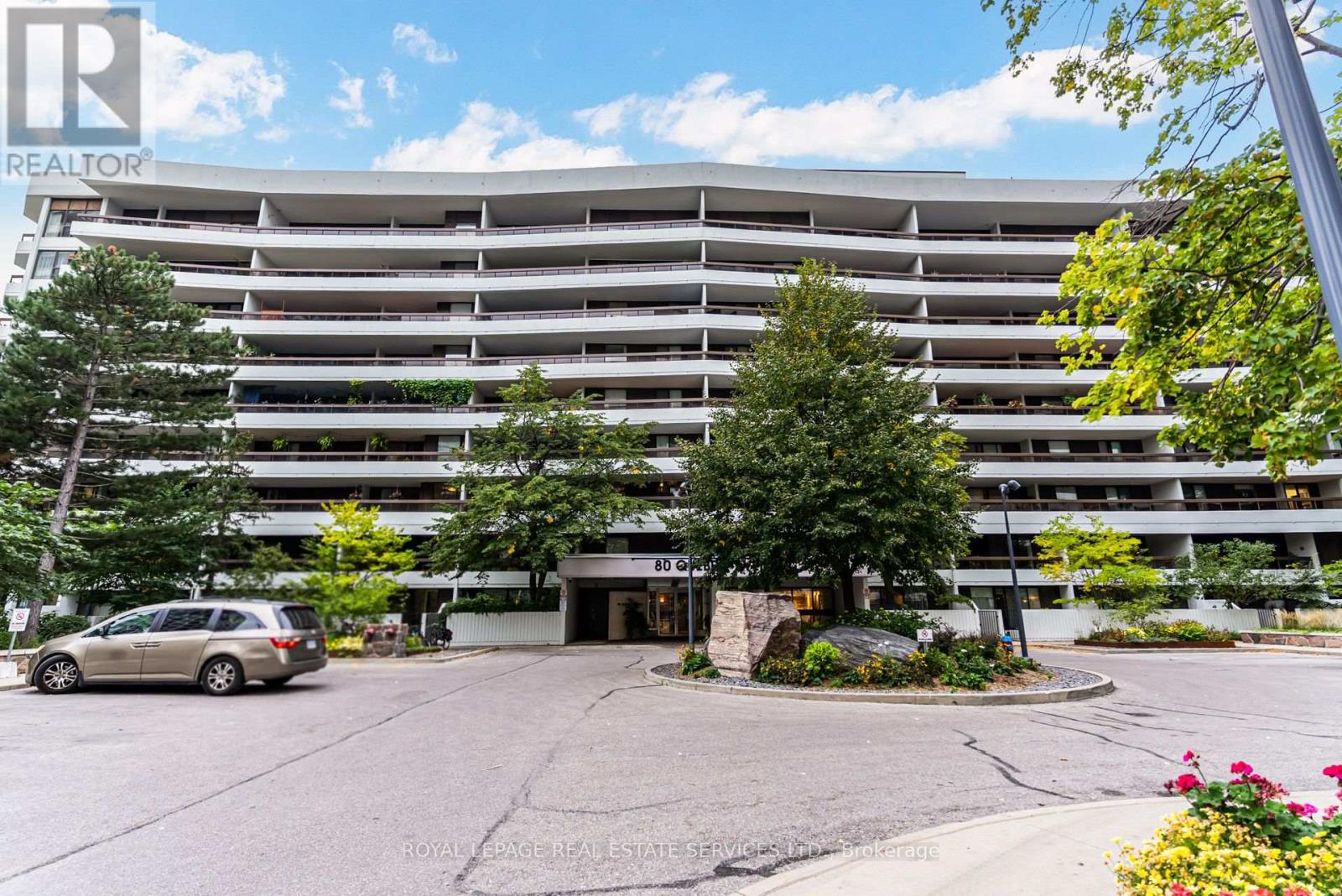 202 - 80 QUEBEC AVENUE