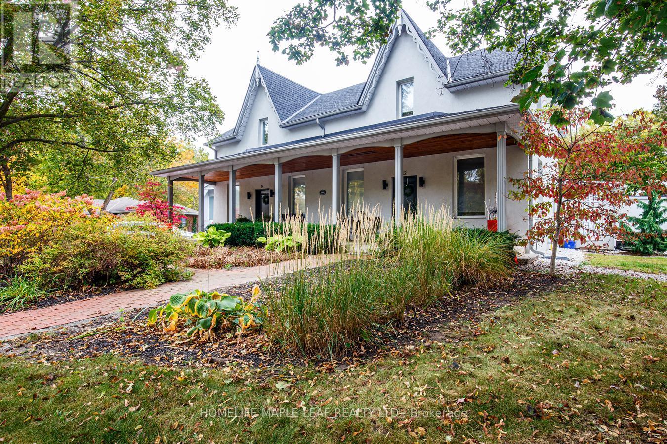 12 Adamson Street N Property Photo 2