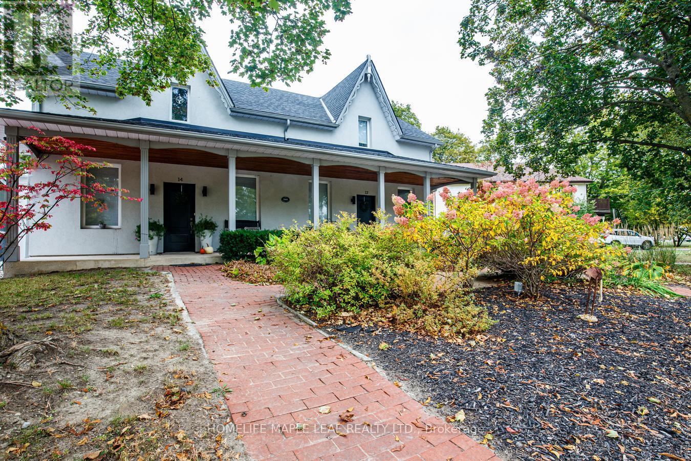12 Adamson Street N Property Photo 3
