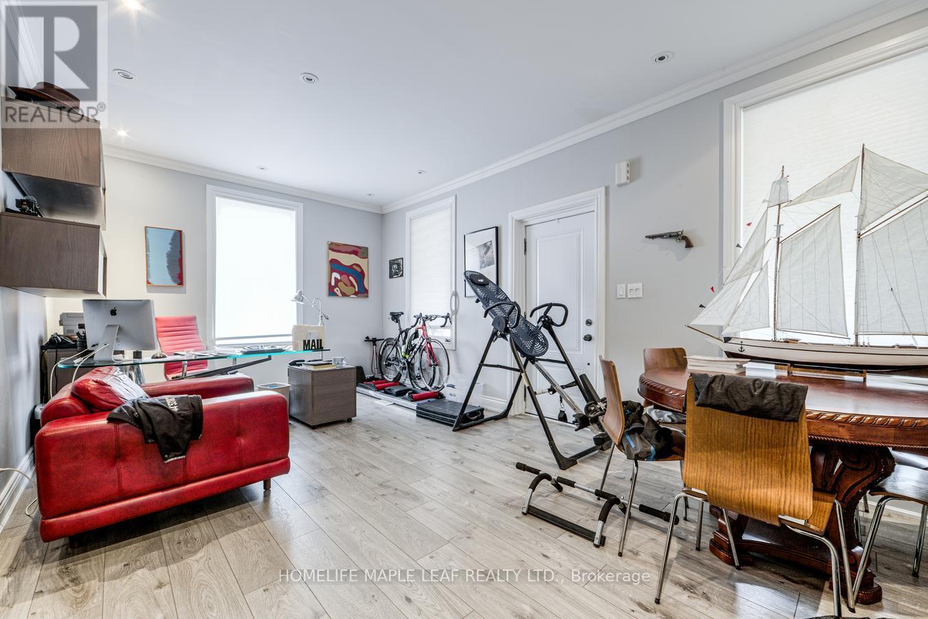 12 Adamson Street N Property Photo 8